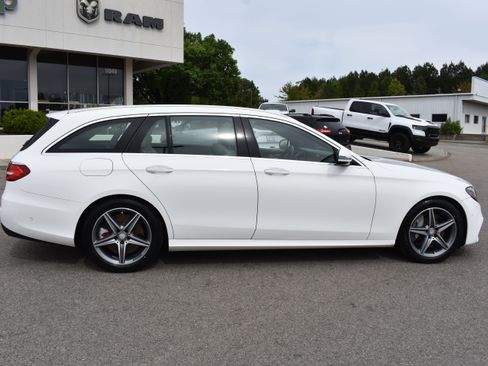 Used 2017 Mercedes-Benz E 400 4MATIC Wagon image 10