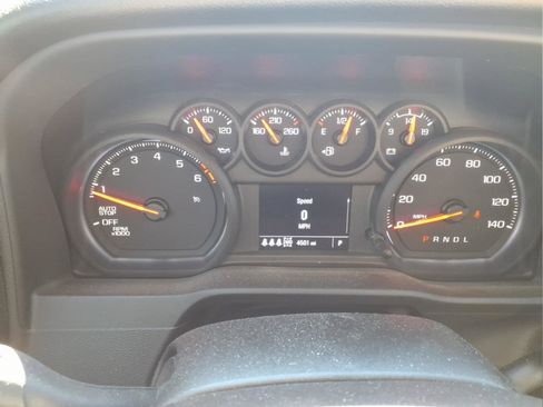 Used 2025 Chevrolet Silverado 1500 Custom image 13