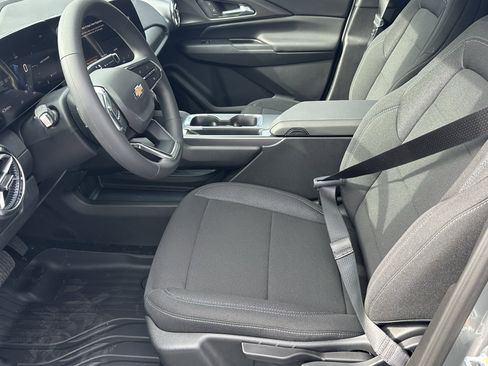 New 2026 Chevrolet Equinox EV LT image 9