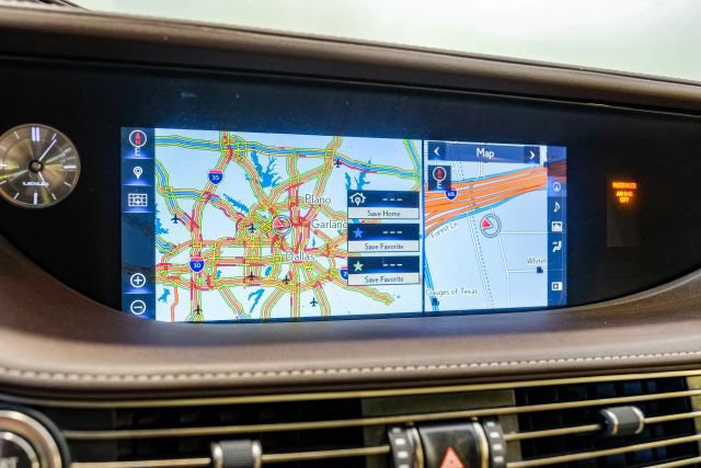 Used 2018 Lexus LS 500 w/ Accessory Package (Z1) RWD image 28