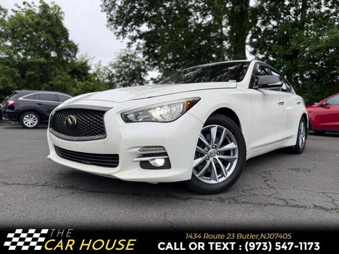 Used 2017 INFINITI Q50 3.0t Premium w/ 3.0T Premium Plus Package AWD/4WD image 2