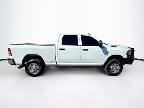 Used 2024 RAM 2500 Tradesman w/ Chrome Appearance Group image 8