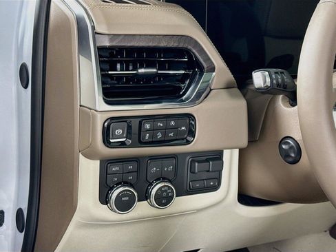 New 2026 GMC Yukon Denali w/ Advanced Technology Package AWD/4WD image 4