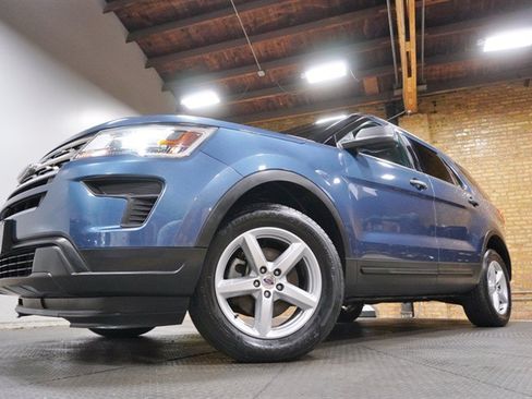 Used 2018 Ford Explorer 4WD w/ Class II Trailer Tow Package image 3