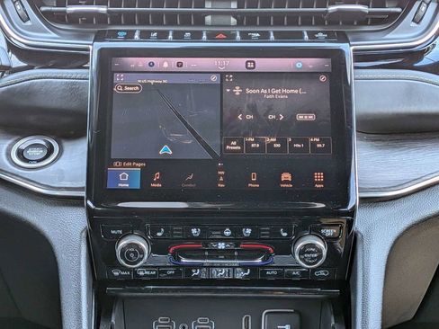 Used 2022 Jeep Grand Cherokee Overland w/ Advanced Protech Group III image 20