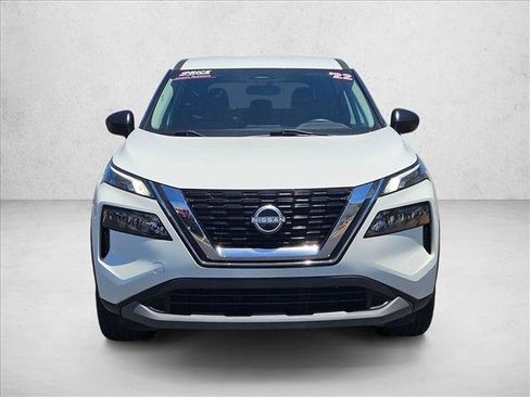 Used 2022 Nissan Rogue S FWD image 2