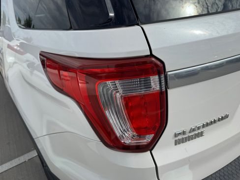 Used 2017 Ford Explorer Platinum AWD/4WD image 7