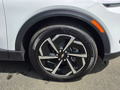 New 2026 Chevrolet Equinox EV LT AWD/4WD image 9