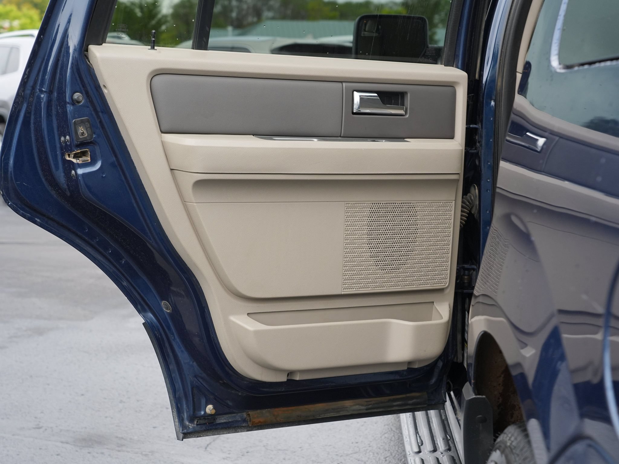 Used 2013 Ford Expedition XL AWD/4WD image 19