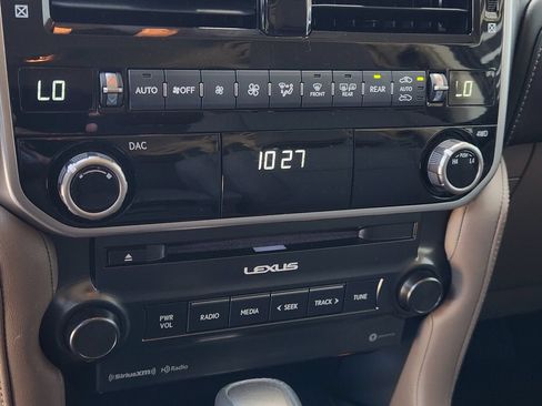Certified 2023 Lexus GX 460 Premium w/ Premium Package AWD/4WD image 18