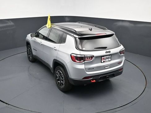 New 2026 Jeep Compass Trailhawk w/ Sun, Sound & Navigation Group AWD/4WD image 36
