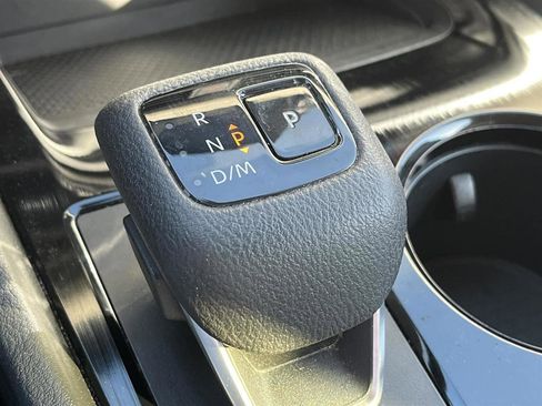 Used 2024 Nissan Rogue SV image 24