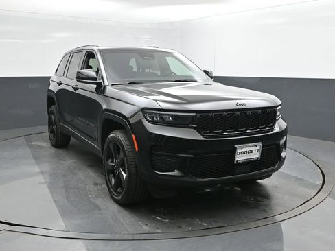 New 2025 Jeep Grand Cherokee Altitude image 22