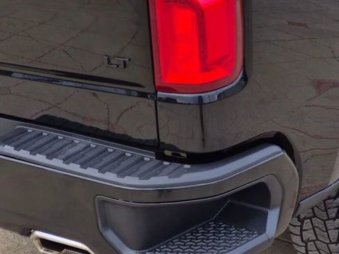 Used 2020 Chevrolet Silverado 1500 LT Trail Boss image 33