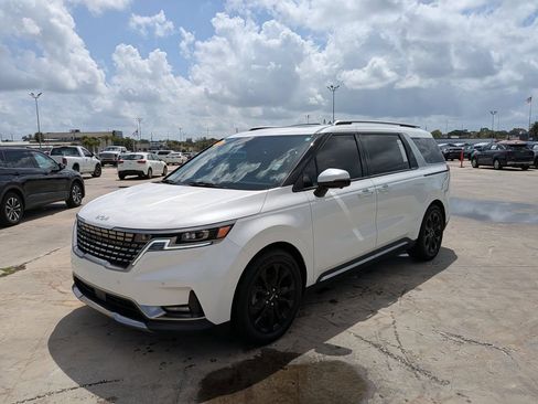 Certified 2024 Kia Carnival SX Prestige FWD image 4
