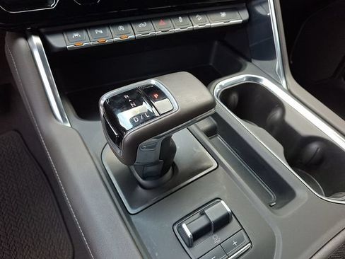 Used 2024 GMC Sierra 1500 Denali w/ Technology Package AWD/4WD image 10