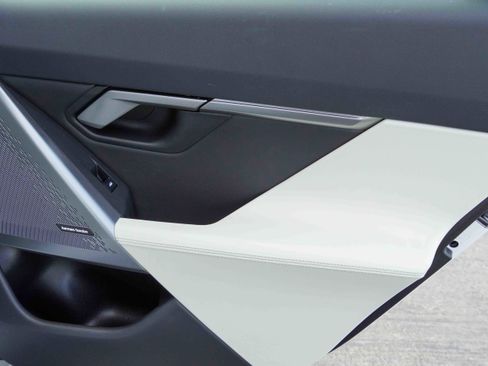 Certified 2025 BMW 530i xDrive image 33