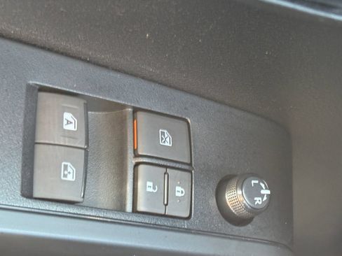 Used 2023 Toyota Tacoma SR RWD image 12