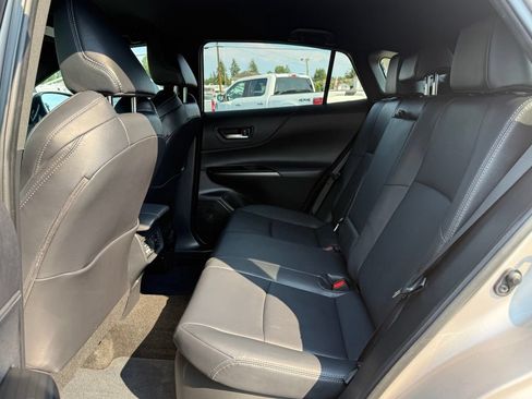 Used 2024 Toyota Venza XLE AWD/4WD image 11