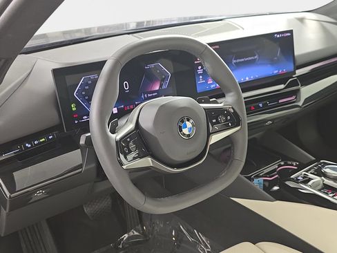 Certified 2026 BMW 530i xDrive w/ Convenience Package AWD/4WD image 16