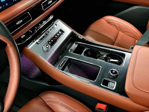 Used 2025 Lincoln Aviator Reserve w/ Illumination Package image 18