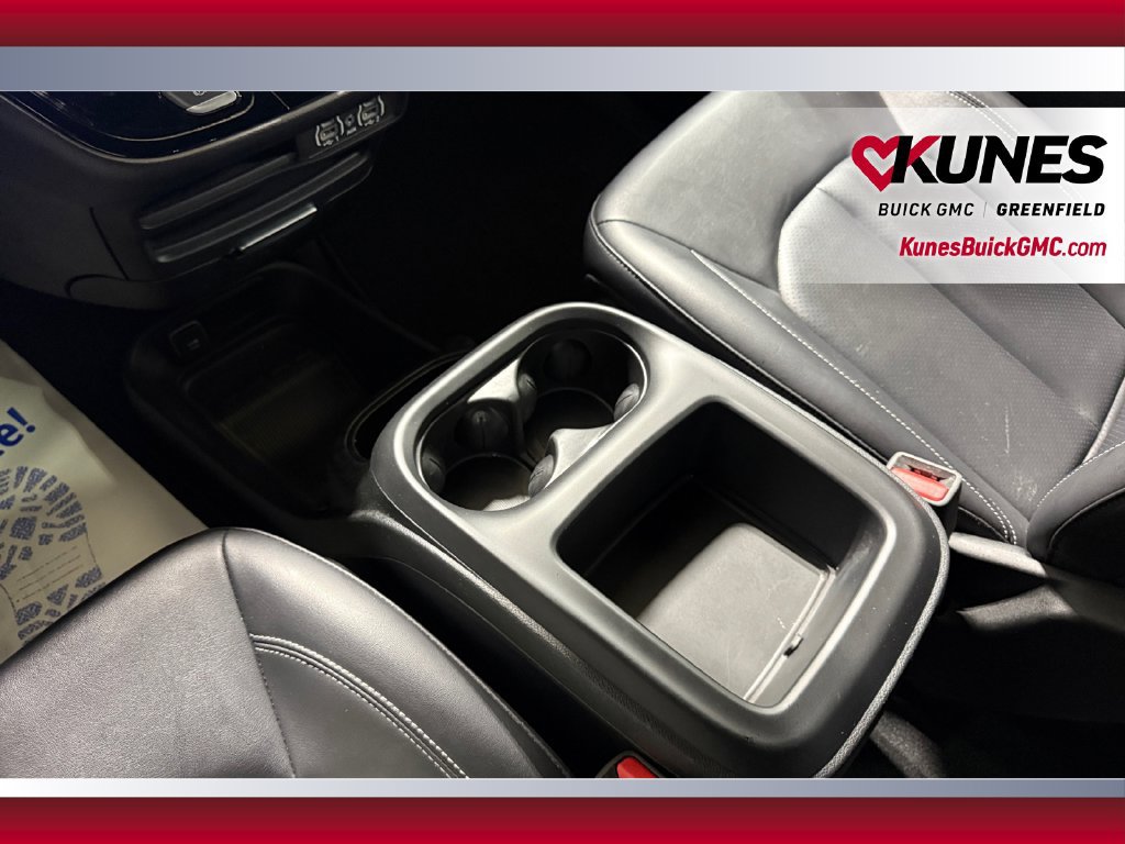 Used 2025 Chrysler Pacifica Select FWD image 30