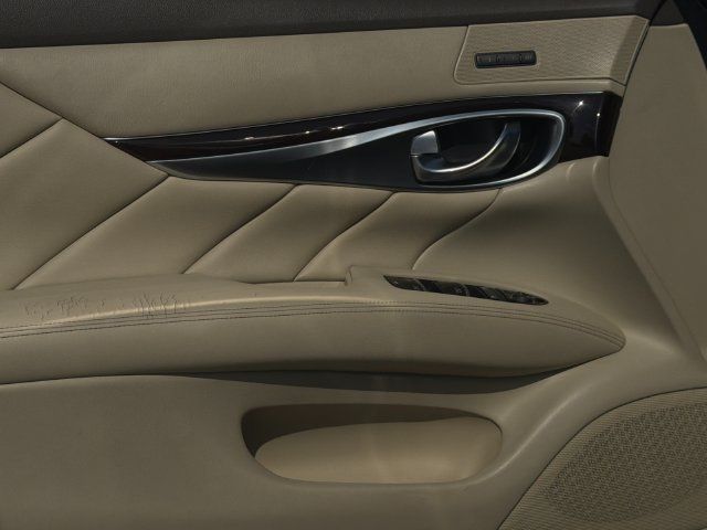 Used 2011 INFINITI M37 w/ Premium Pkg RWD image 12