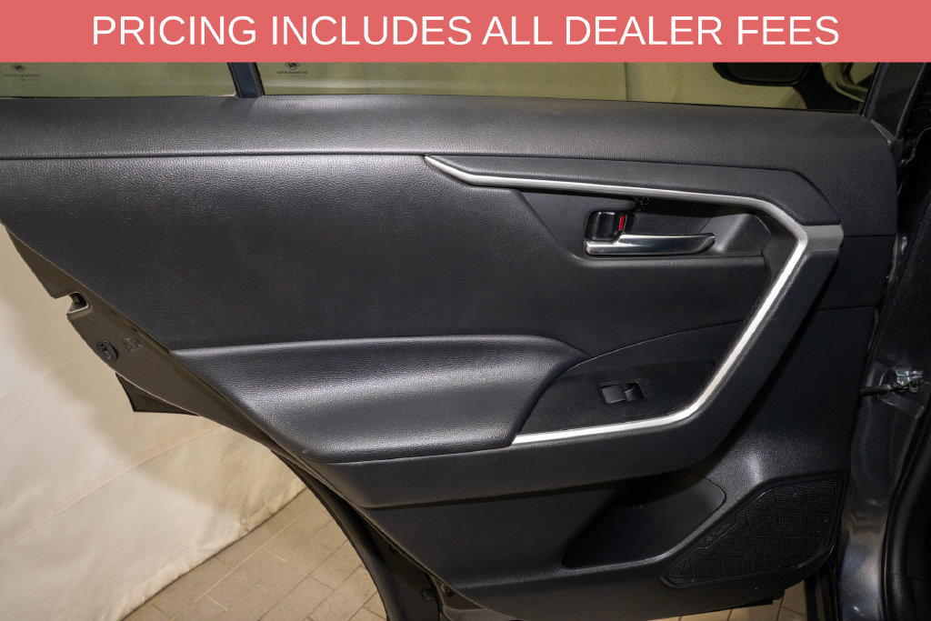 Used 2021 Toyota RAV4 XLE AWD/4WD image 9