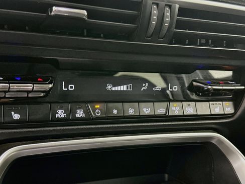 Used 2024 MAZDA CX-90 Plug-In Hybrid w/ Premium Pkg AWD/4WD image 24