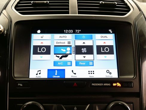 Used 2017 Ford Explorer XLT w/ Equipment Group 202A FWD image 21