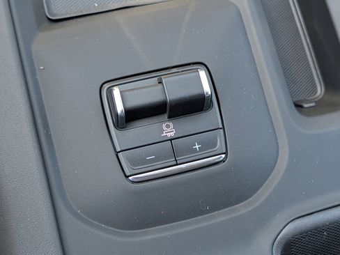 Used 2025 GMC Sierra 2500 Denali w/ Technology Package image 28