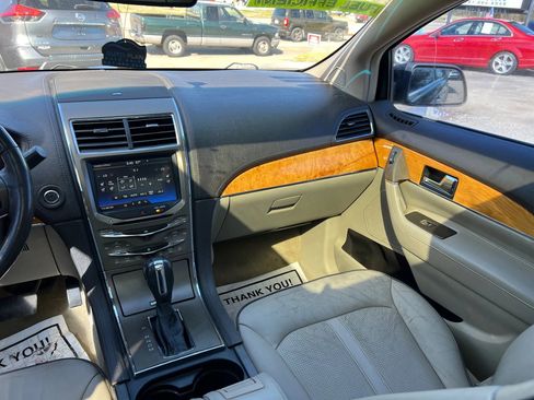 Used 2012 Lincoln MKX FWD image 15