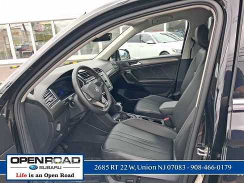 Used 2023 Volkswagen Tiguan SE AWD/4WD image 24