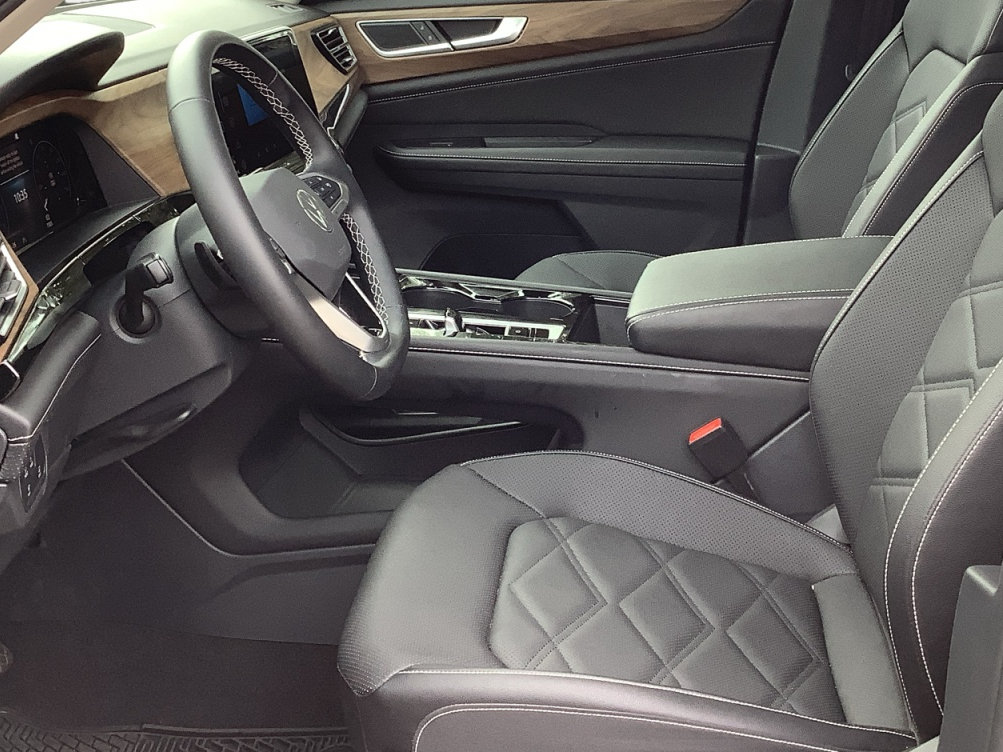 New 2025 Volkswagen Atlas SE FWD image 22