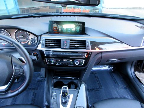 Used 2017 BMW 330i Sedan image 43