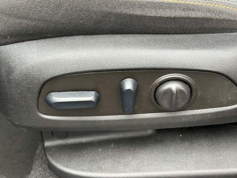 Used 2023 Chevrolet Equinox LT image 20