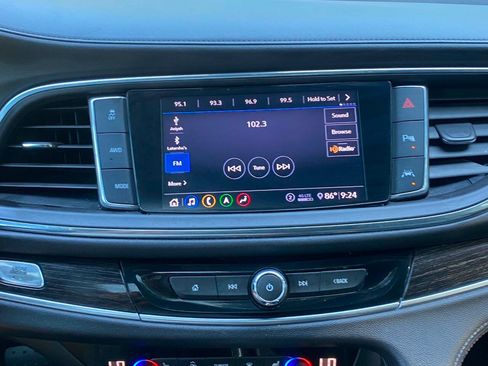 Used 2020 Buick Enclave Avenir w/ Avenir Technology Package AWD/4WD image 36