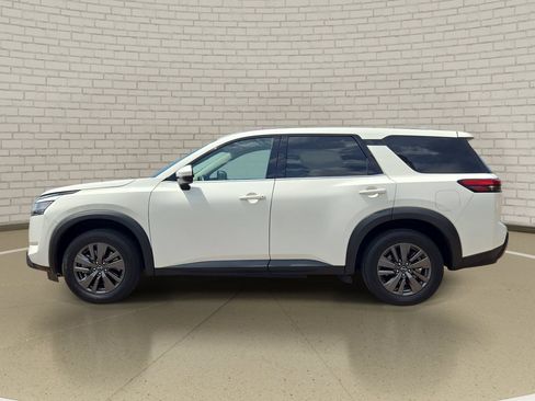 Used 2022 Nissan Pathfinder S FWD image 8