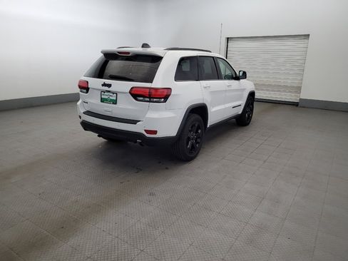Used 2019 Jeep Grand Cherokee Laredo AWD/4WD image 9