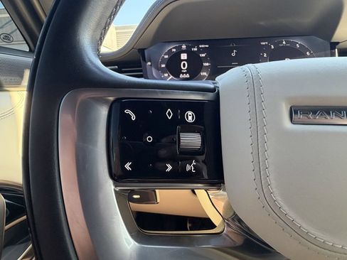 Used 2025 Land Rover Range Rover SE AWD/4WD image 24