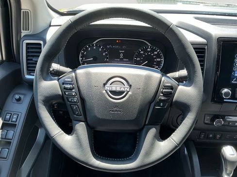Used 2022 Nissan Frontier SV RWD image 19