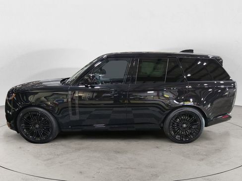 New 2025 Land Rover Range Rover SE image 2