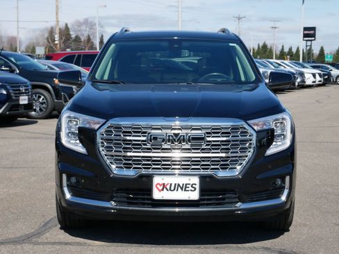 Used 2022 GMC Terrain Denali image 2