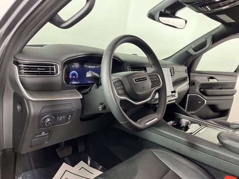 Used 2024 Jeep Wagoneer Series II w/ Flexible Seating Group image 20