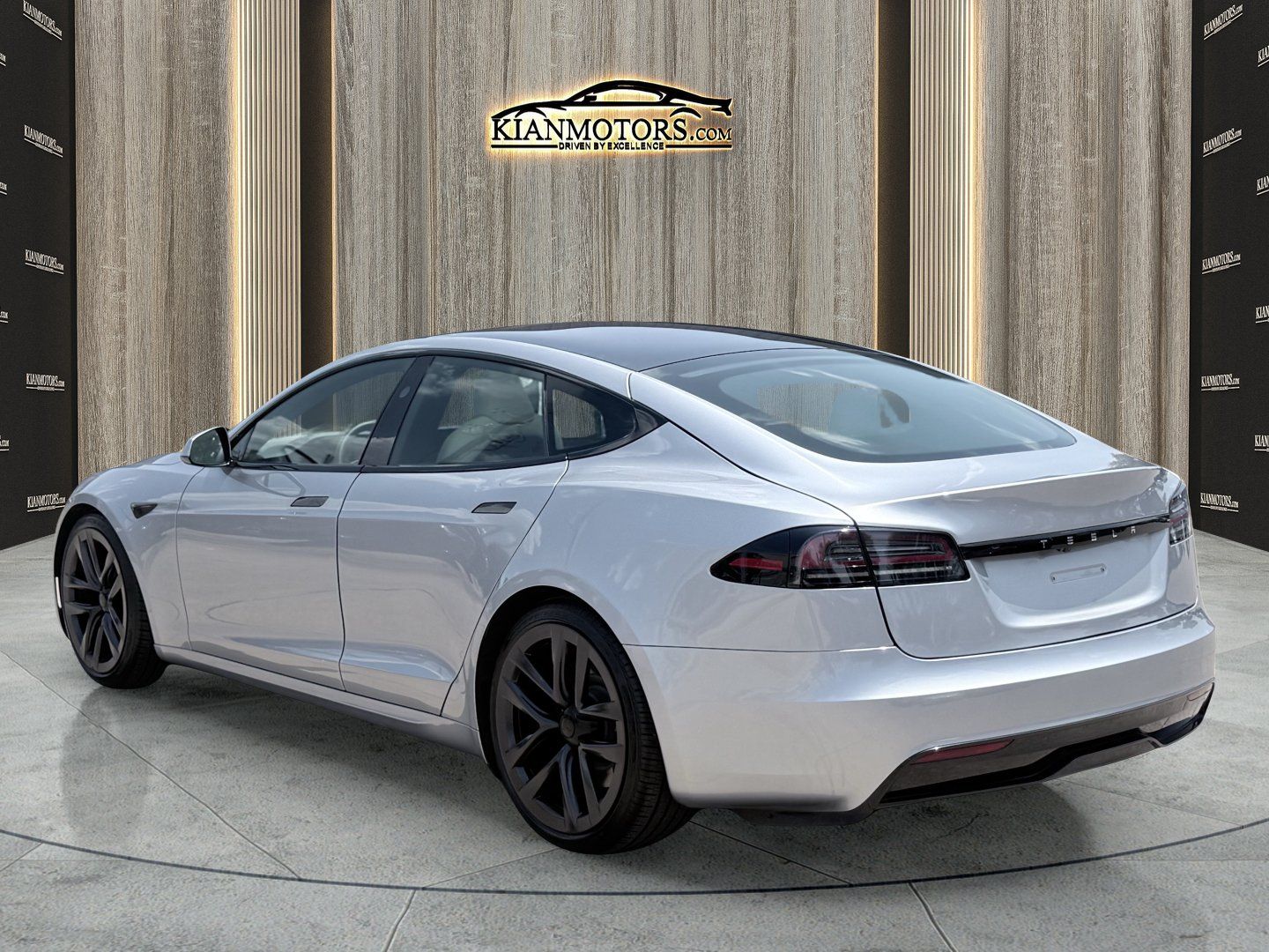 Used 2025 Tesla Model S AWD/4WD image 5
