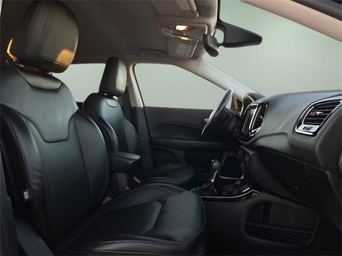 Used 2020 Jeep Compass Limited w/ Premium Lighting Group image 15