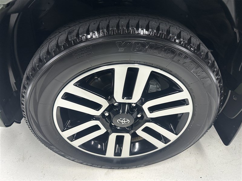 Used 2022 Toyota 4Runner Limited AWD/4WD image 15