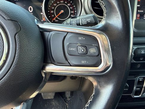 Used 2019 Jeep Wrangler Unlimited Sahara AWD/4WD image 8