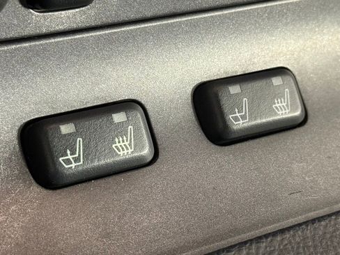 Used 2003 Ford Thunderbird image 29