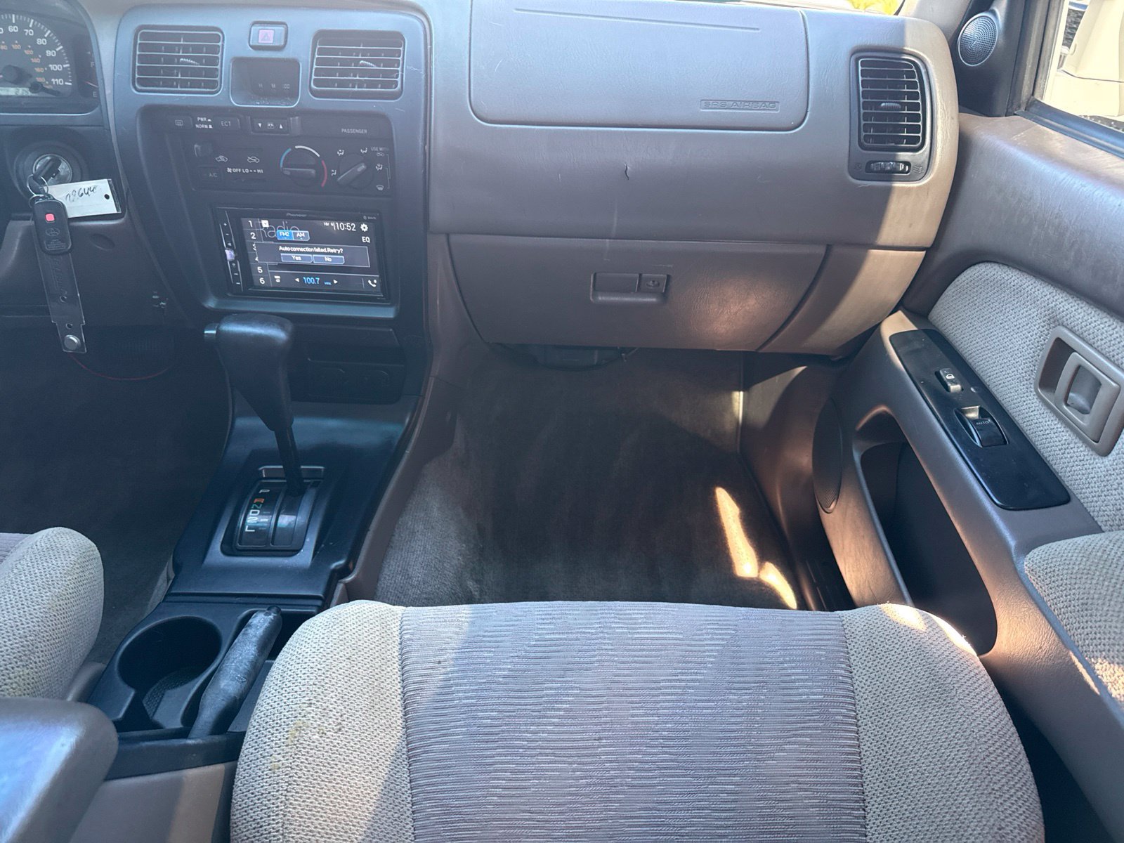 Used 2000 Toyota 4Runner SR5 RWD image 21